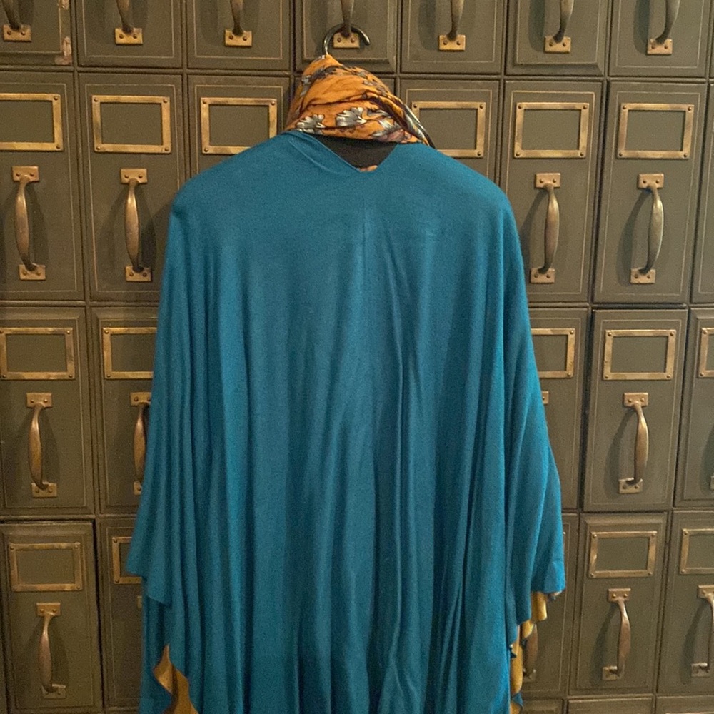 Rayon Cape - Picture 5 of 5